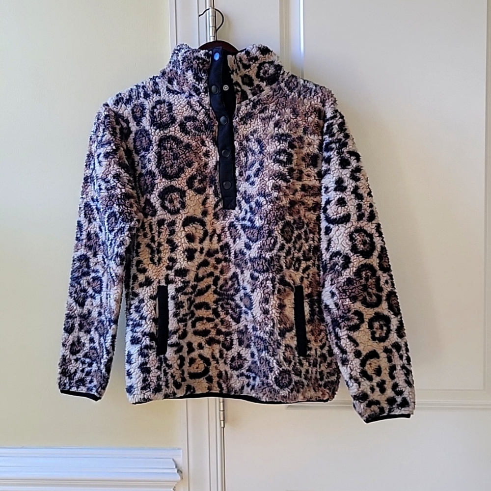 Keren Hart Leopard Sherpa pull over size M